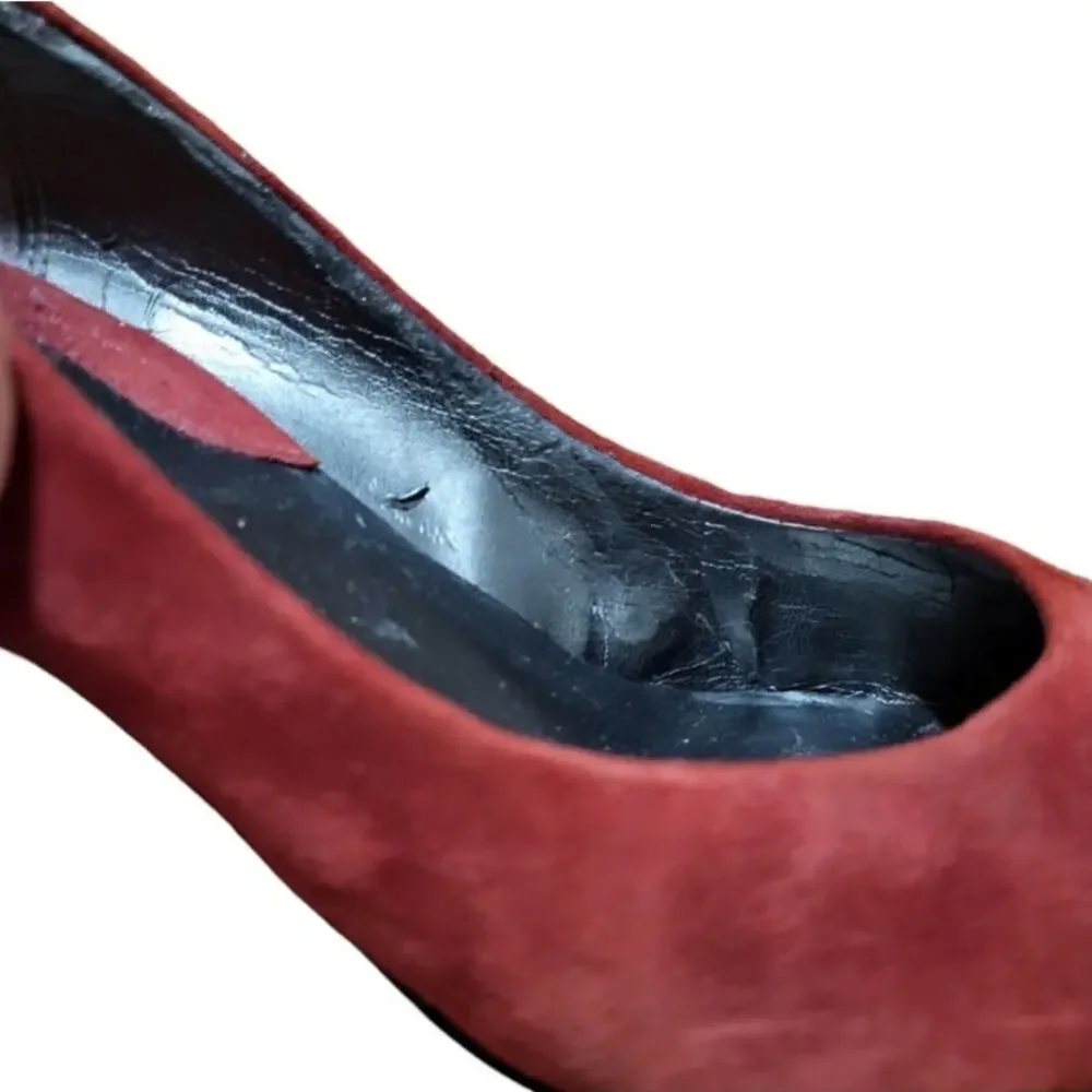 Moda red suede 3 in pointed toe heel, size 9.5
